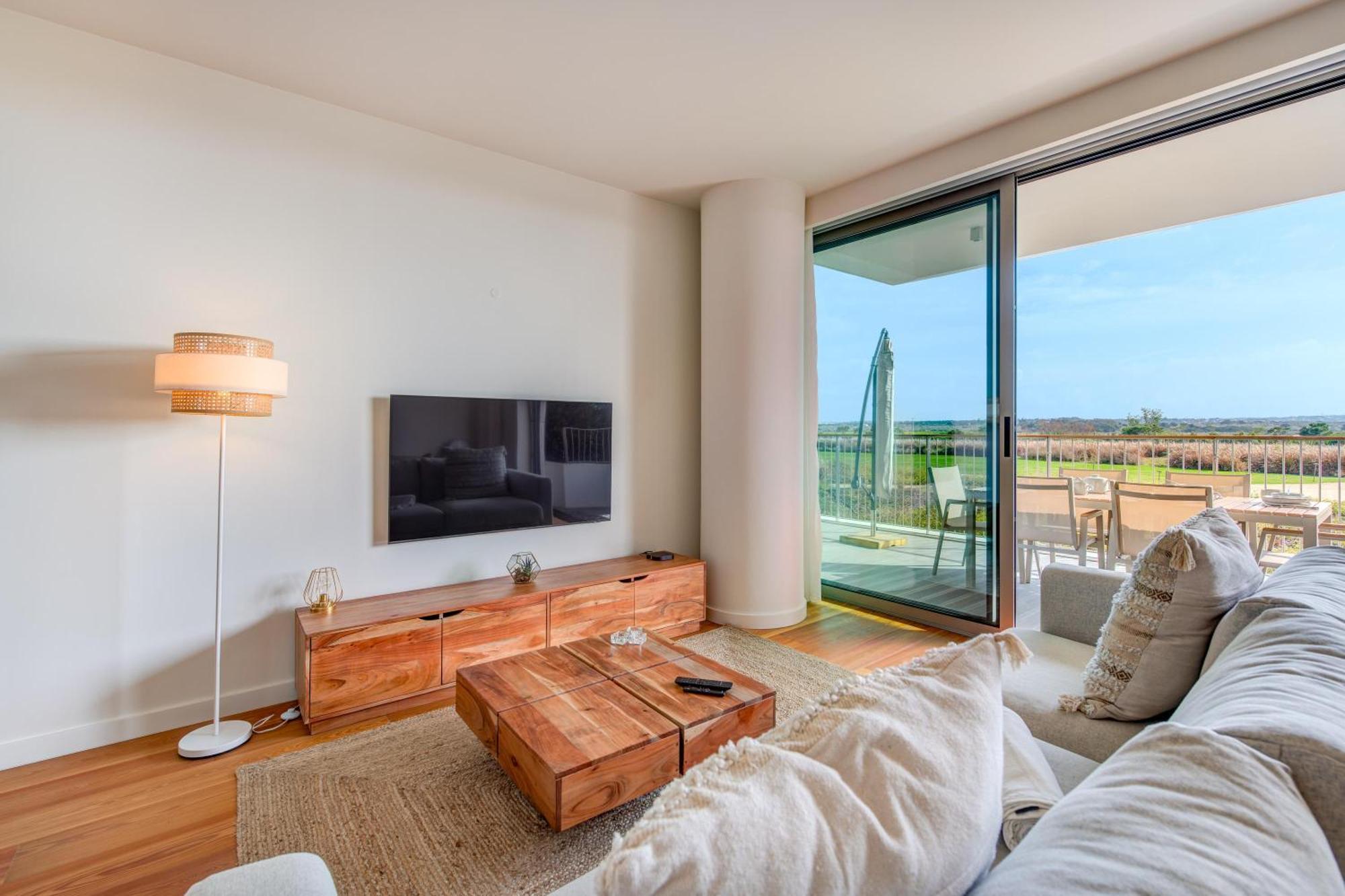 Bayline Gardens, & - Robalo By Bedzy Apartment *
